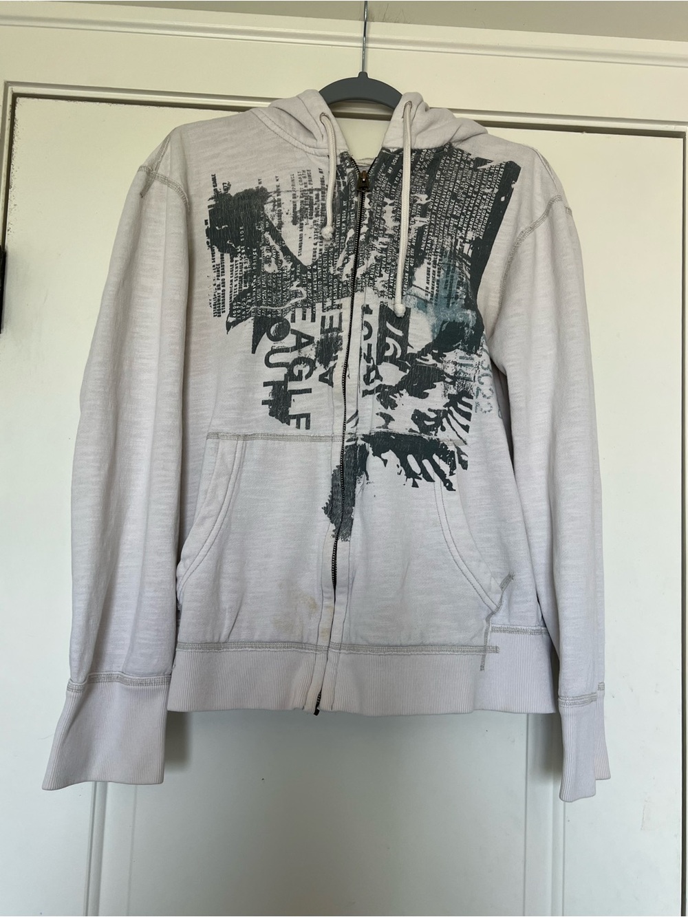 American Eagle Outfitters Light Gray Zip-Up Hoodie with Graphic Print